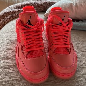 Women retro air jordan 4. Never been worn